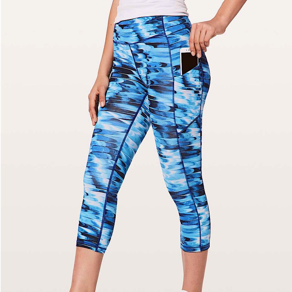 Lululemon Size 4 speed up crop legging in Tidal Multi - Picture 2 of 5